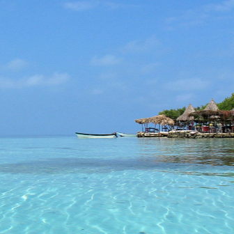 Tour 3 Islas: Múcura, Tintipán y Santa Cruz del Islote | Explora tres joyas del Caribe en un solo día lleno de mar, cultura y naturaleza.