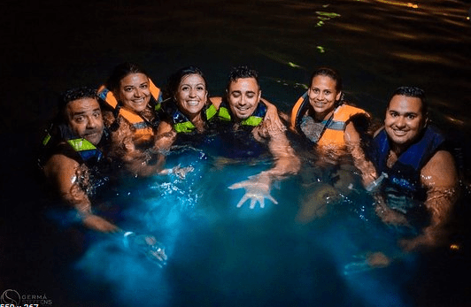 Playa Blanca + Plancton Lumínico – Isla Barú  | Un día completo de sol y mar que cierra con un espectáculo natural inolvidable