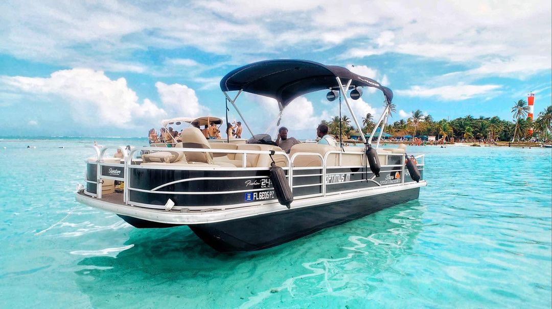 Phonton Privada en San Andrés  ¡Tu día perfecto en el paraíso comienza a bordo!