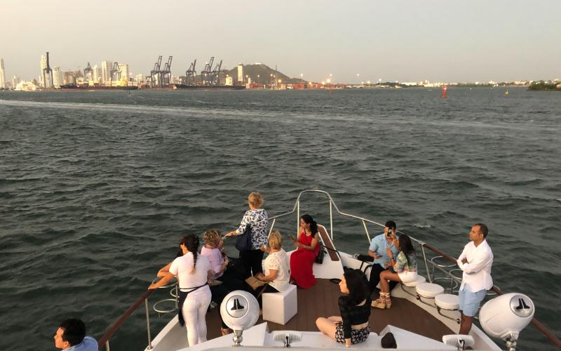 Sibarita Master Atardecer Tour | Una experiencia mágica mientras el sol se esconde tras el mar