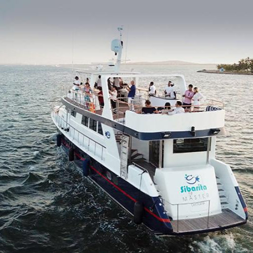 Sibarita Cena Master – Tour Nocturno por la Bahía | Una velada elegante, perfecta para celebrar y enamorarse