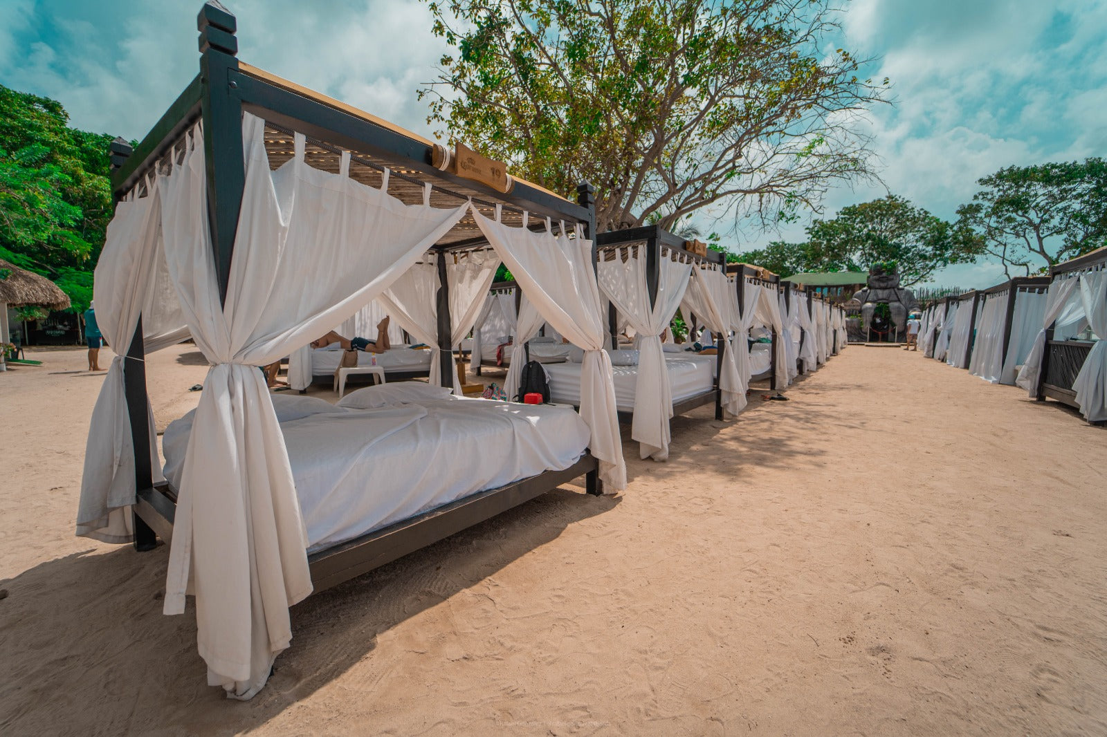 Bora Bora Club - Rosario Island | Party, sun, and fun in the most vibrant paradise in the Colombian Caribbean.