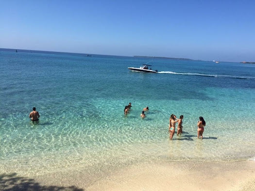 Bora Bora Club - Rosario Island | Party, sun, and fun in the most vibrant paradise in the Colombian Caribbean.