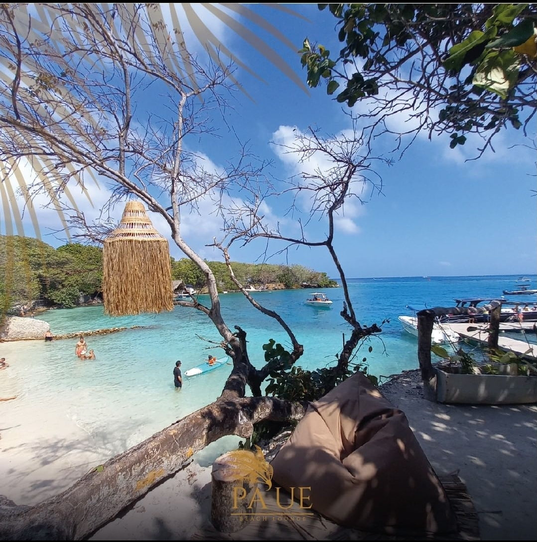 PA’UE Beach Lounge – Islas del Rosario | Lujo caribeño, naturaleza y diversión frente al mar
