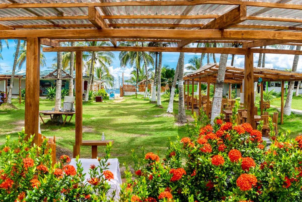 Palmarito Beach – Isla Tierra Bomba | Diversión, playa y relax para toda la familia - Live Vacations Tours