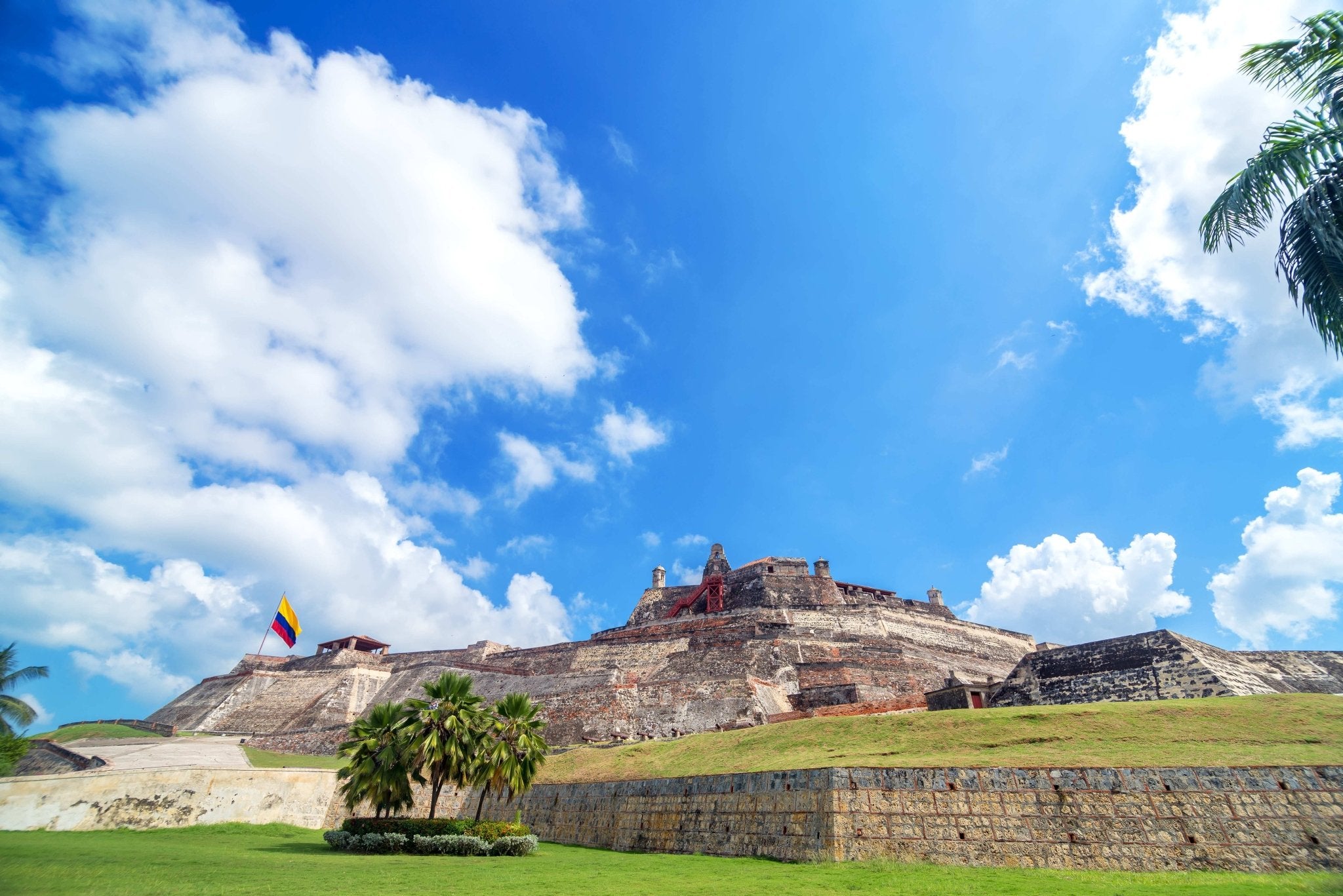 City Tour en Cartagena | Recorrido por la Ciudad Amurallada y Getsemaní con Guía Local - Live Vacations Tours