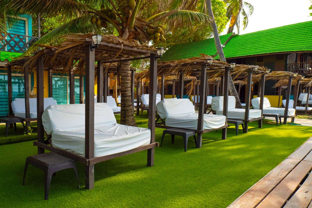 Luxury Area VIP en Islas del Rosario: Día Exclusivo de Lujo y Relax en el Caribe Colombiano - Live Vacations Tours