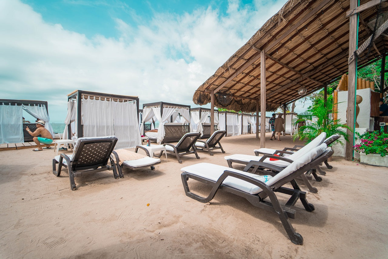 Bora Bora Club - Rosario Island | Party, sun, and fun in the most vibrant paradise in the Colombian Caribbean.