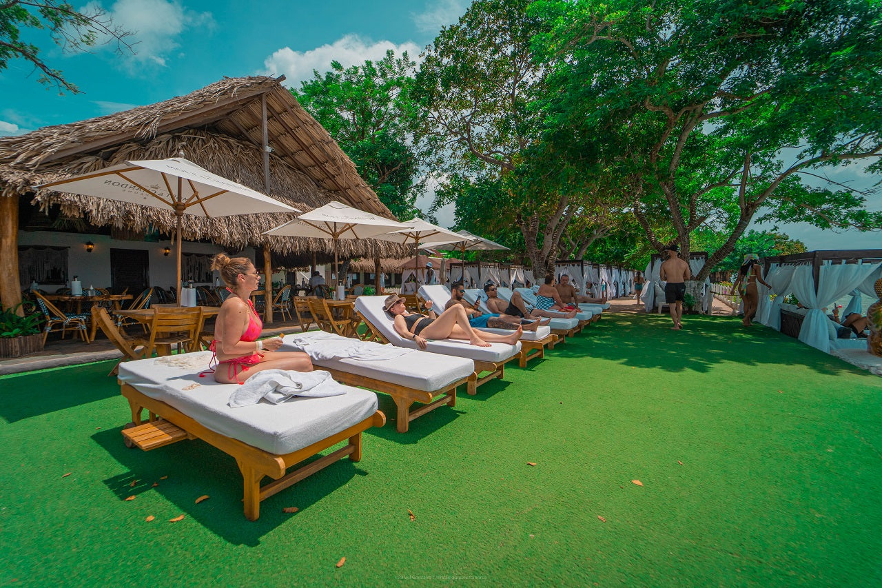 Bora Bora VIP - Rosario Islands | Party, sun, and flavor in the heart of the Colombian Caribbean.