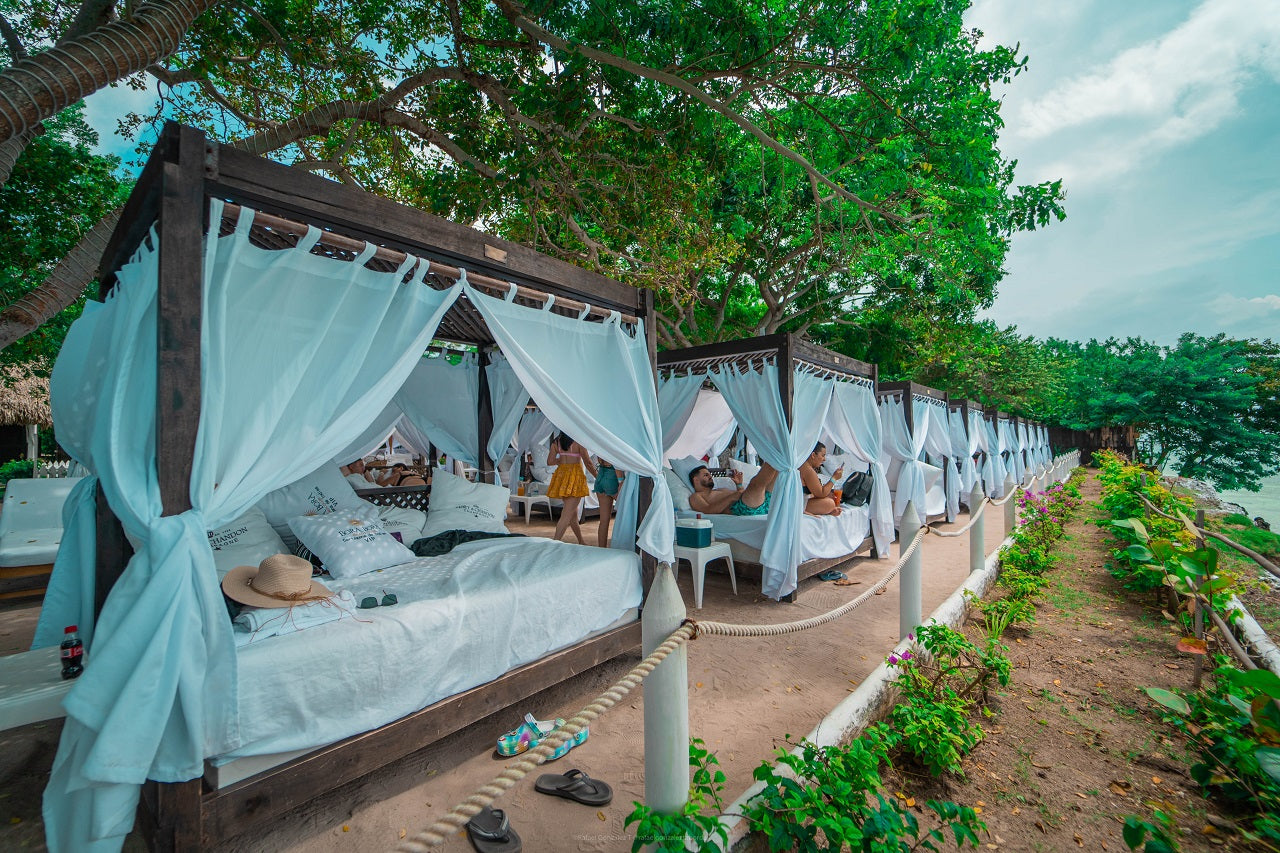 Bora Bora VIP - Rosario Islands | Party, sun, and flavor in the heart of the Colombian Caribbean.