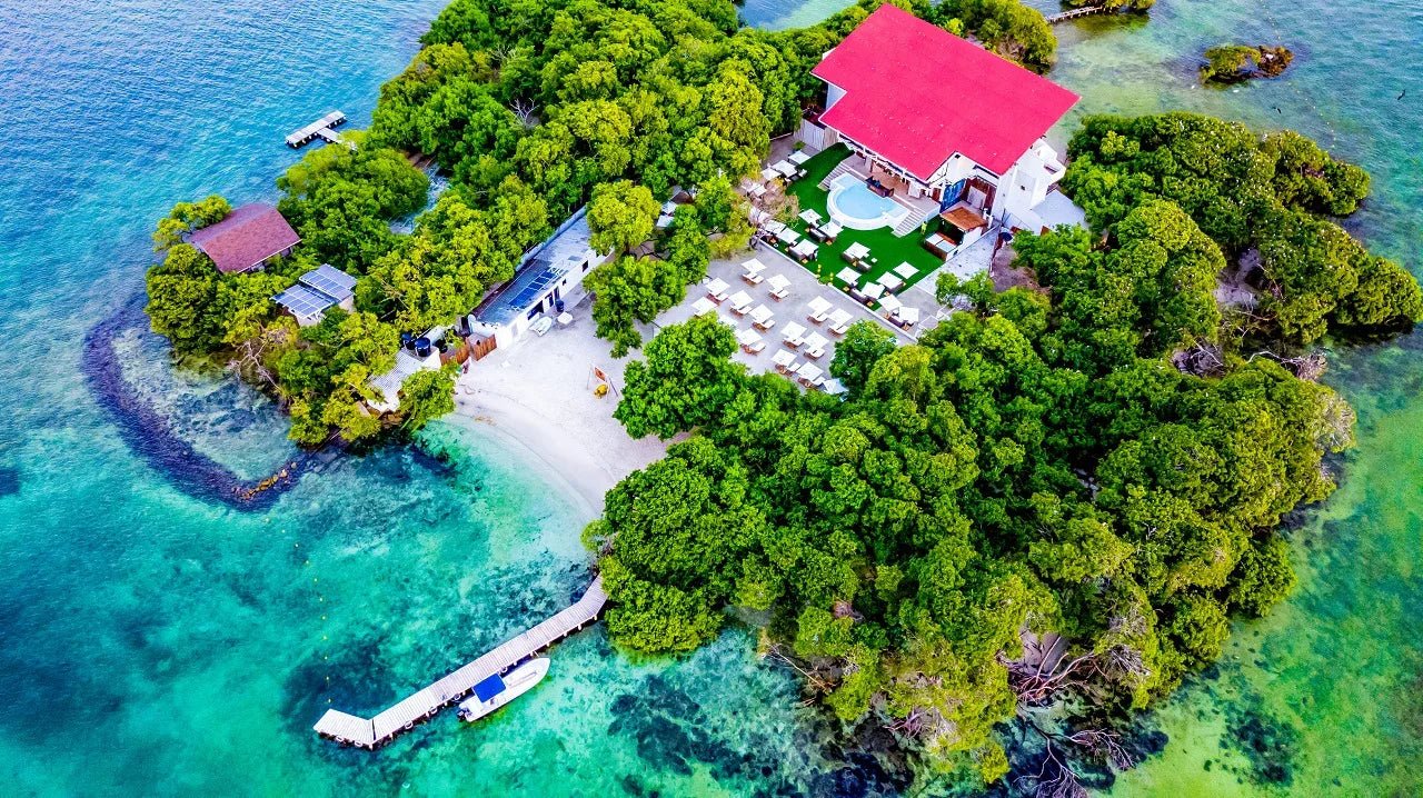 Pao Pao Beach Club - Isla del Rosario | Relájate, saborea y desconéctate en un exclusivo entorno solo para adultos.