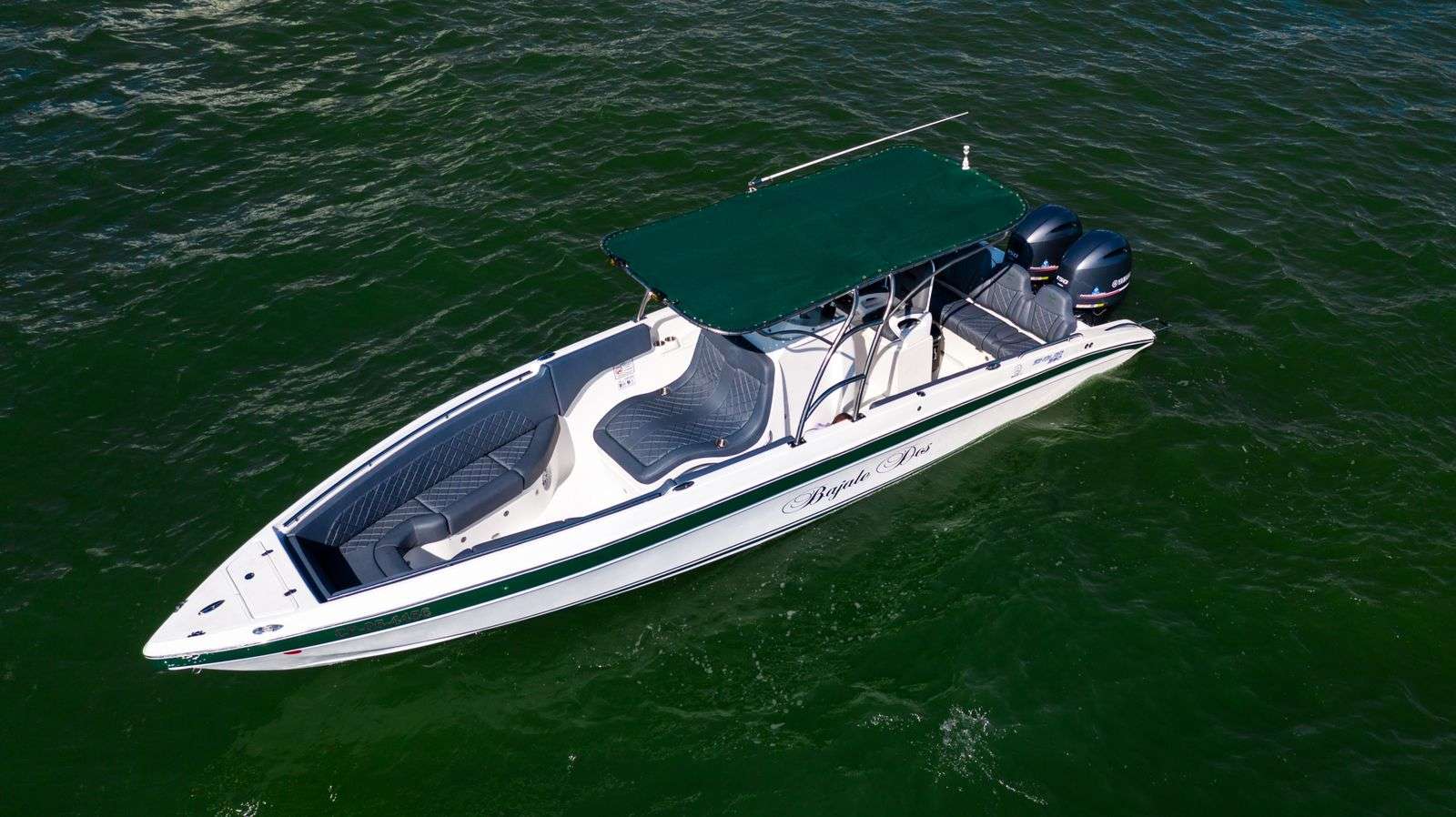 Lancha deportiva 29ft para 10 pax - Bajale dos - Live Vacations Tours