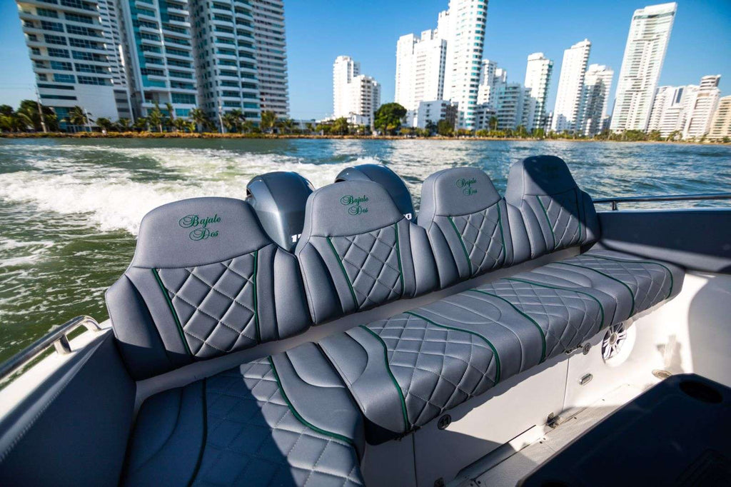 Lancha deportiva 29ft para 10 pax - Bajale dos - Live Vacations Tours