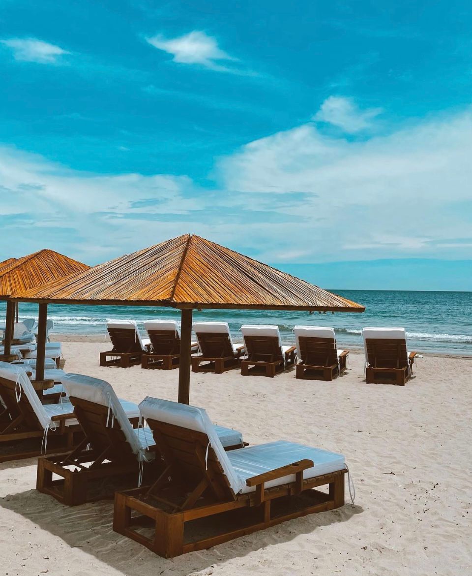Ancestral Lounge Beach Club – Tierra Bomba Island | An exclusive day of luxury, flavor, and the Caribbean Sea