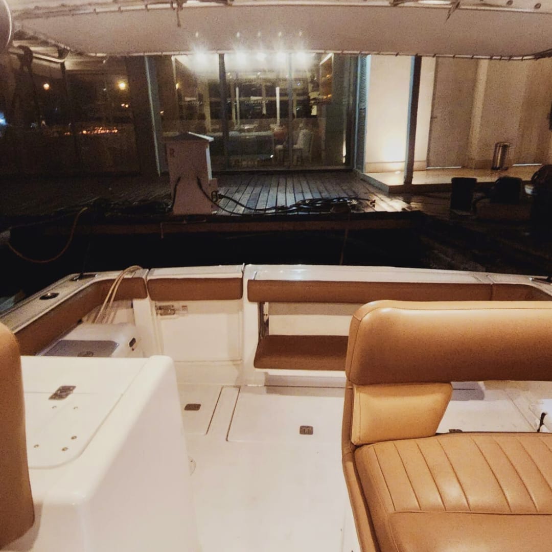 Yate Privado Tiara 31ft para 12 pax - La Lokal
