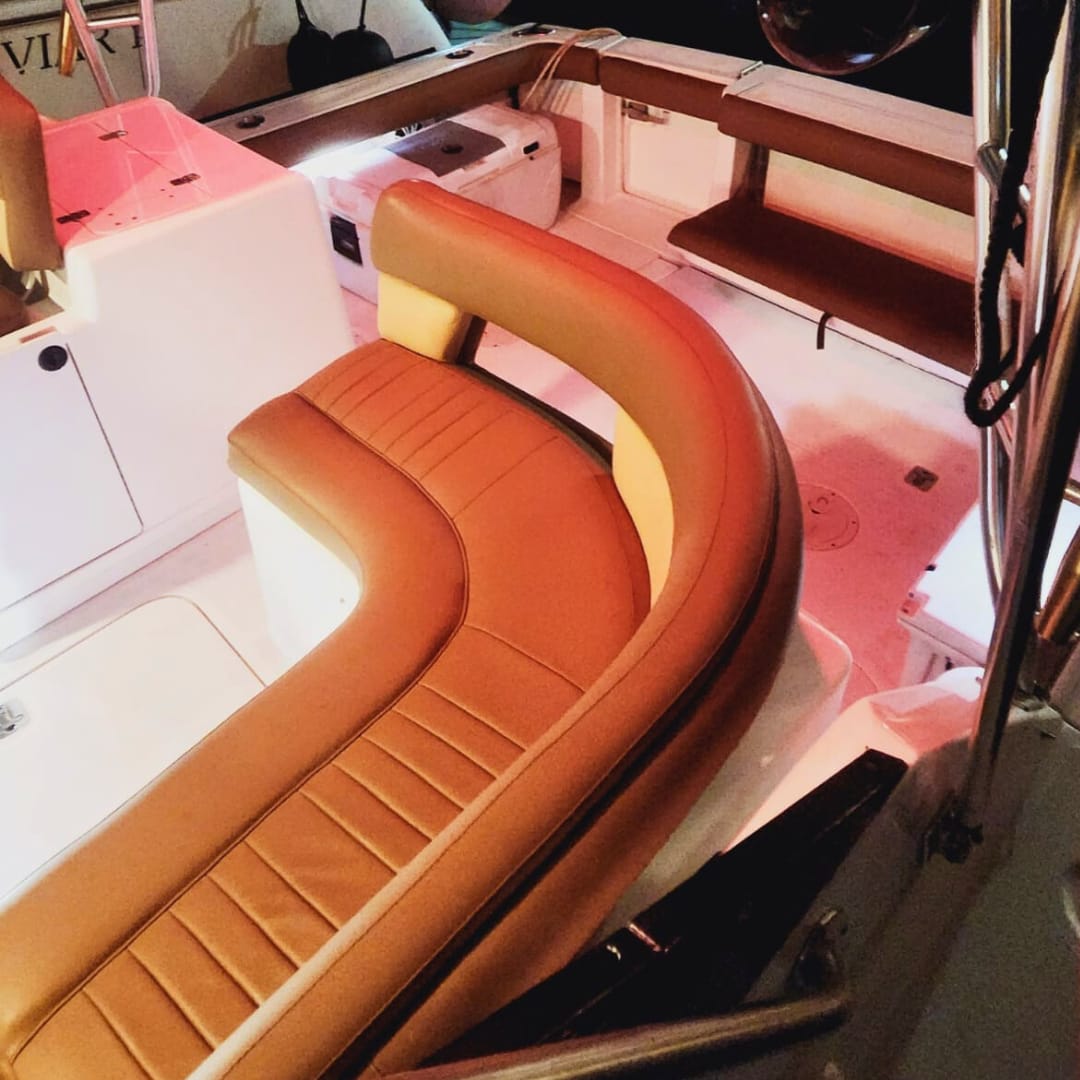 Yate Privado Tiara 31ft para 12 pax - La Lokal