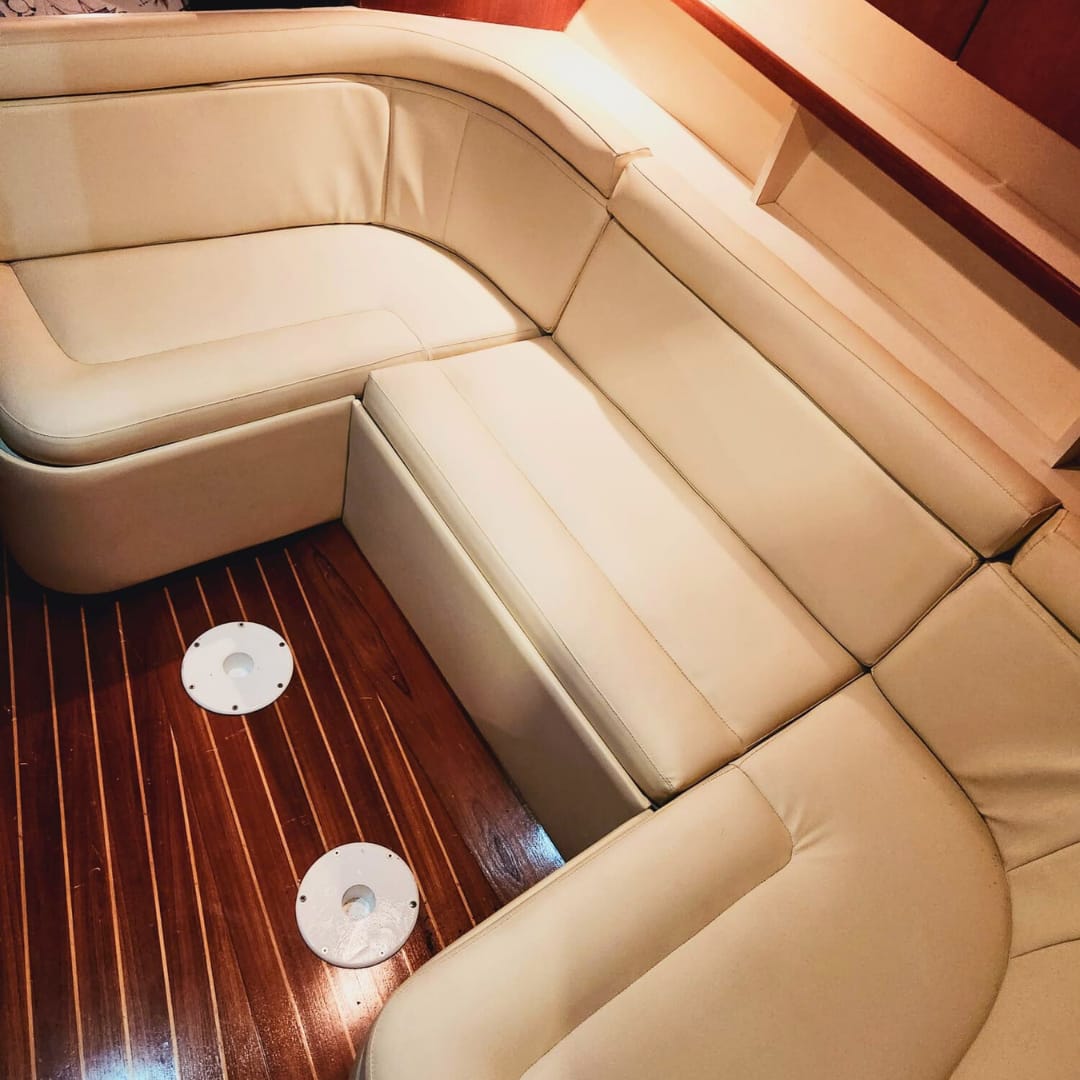 Yate Privado Tiara 31ft para 12 pax - La Lokal