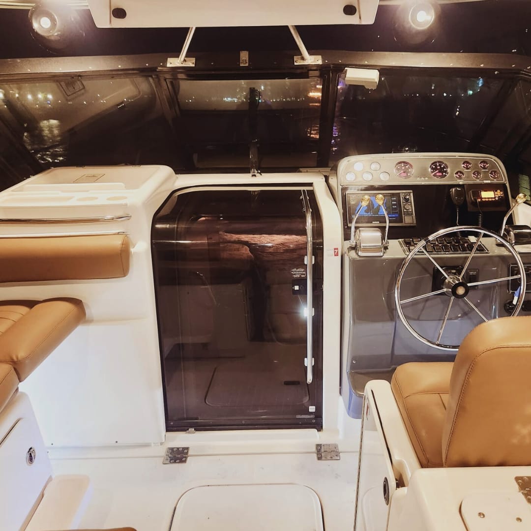 Yate Privado Tiara 31ft para 12 pax - La Lokal