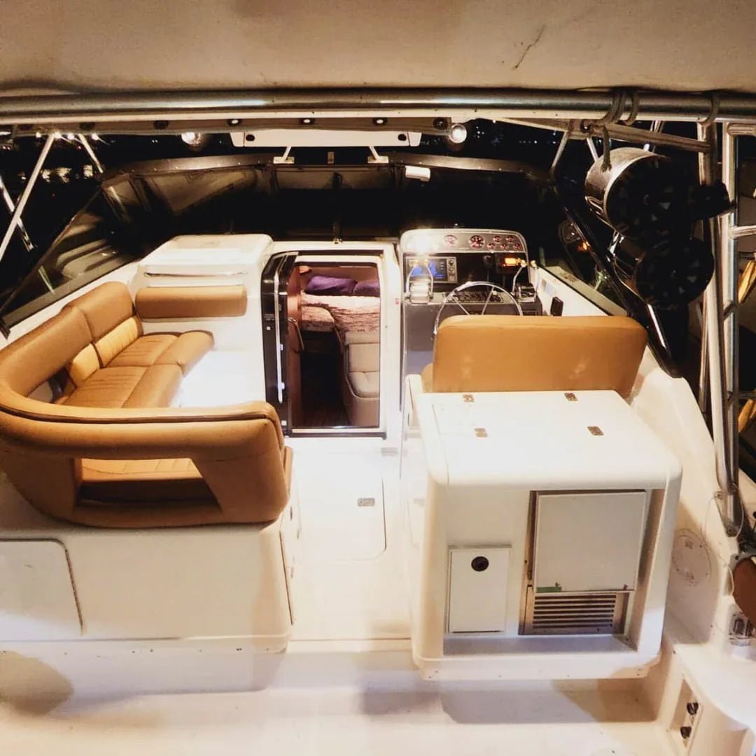 Yate Privado Tiara 31ft para 12 pax - La Lokal - Live Vacations Tours