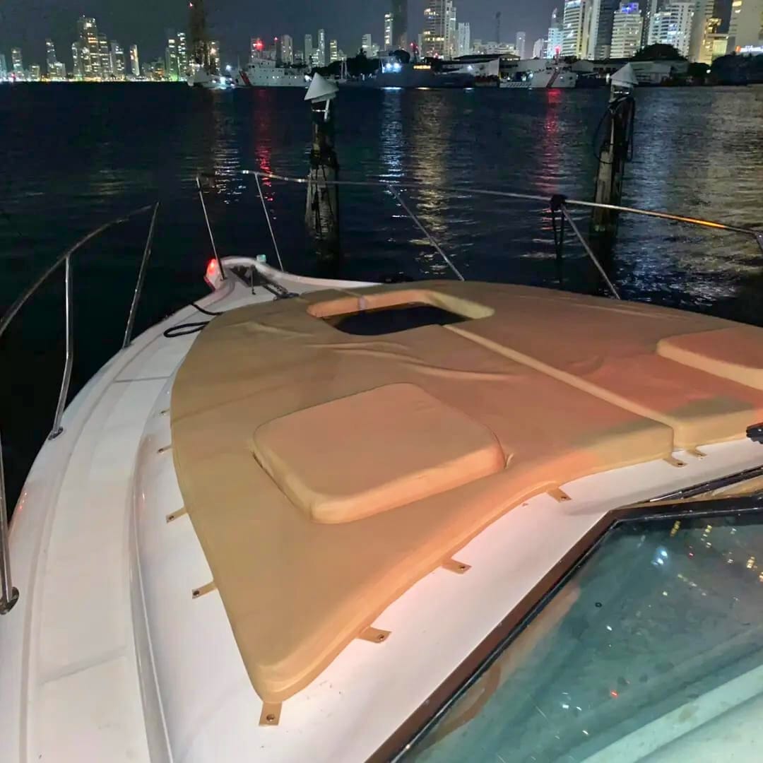 Yate Privado Tiara 31ft para 12 pax - La Lokal