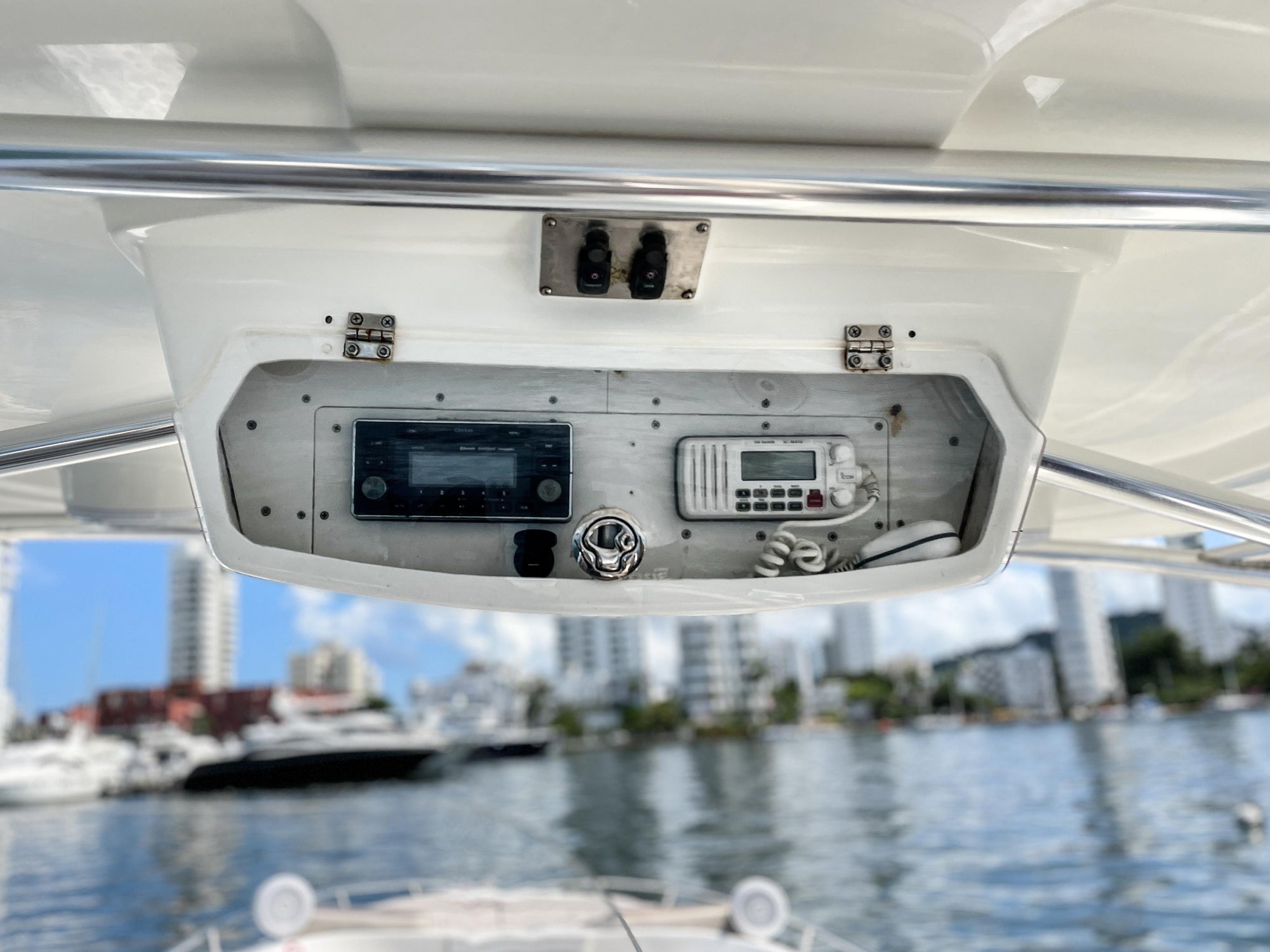 Lancha Deportiva 41ft para 20 pax - La Gracia de Dios 21