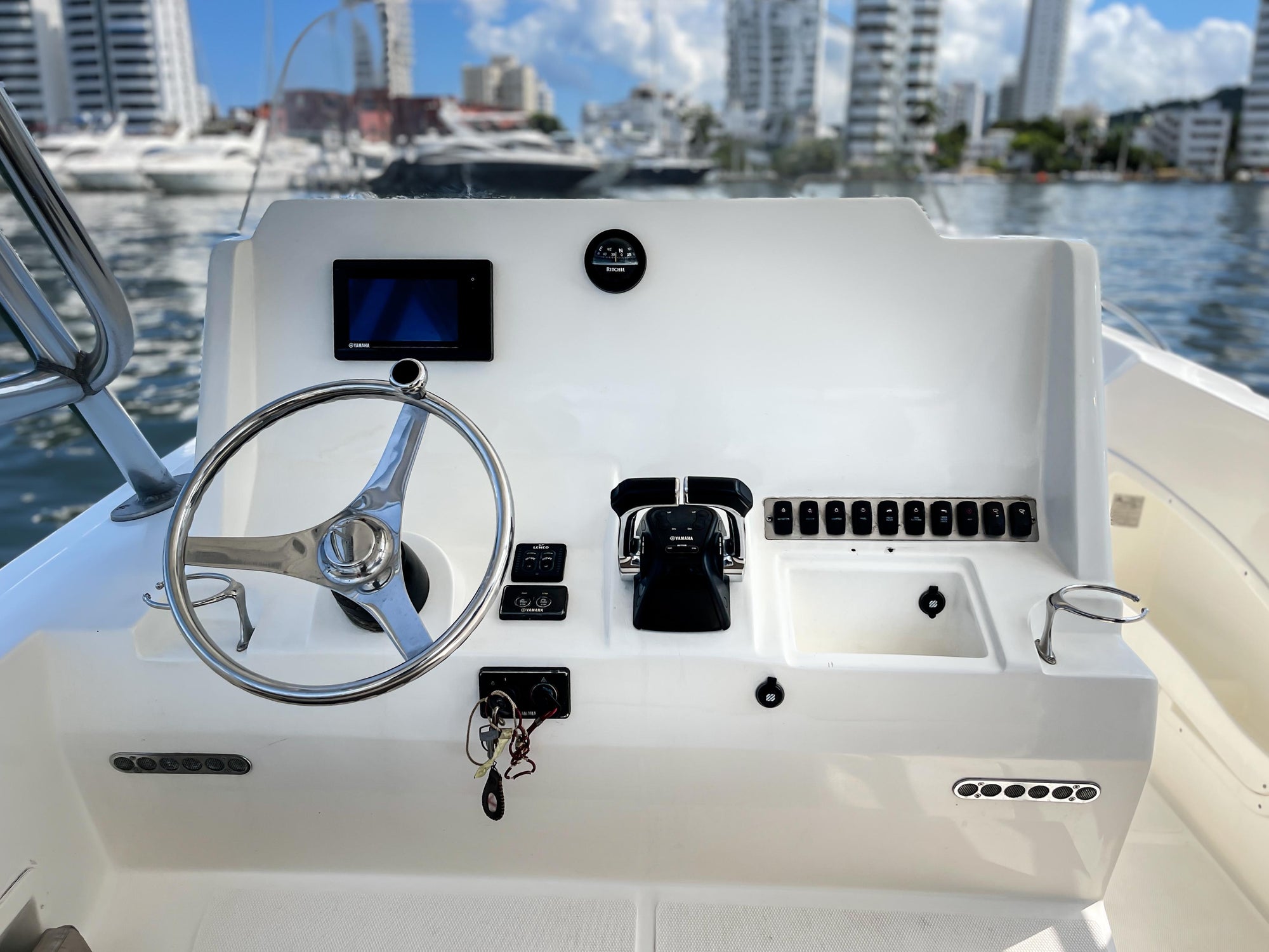 Lancha Deportiva 41ft para 20 pax - La Gracia de Dios 21