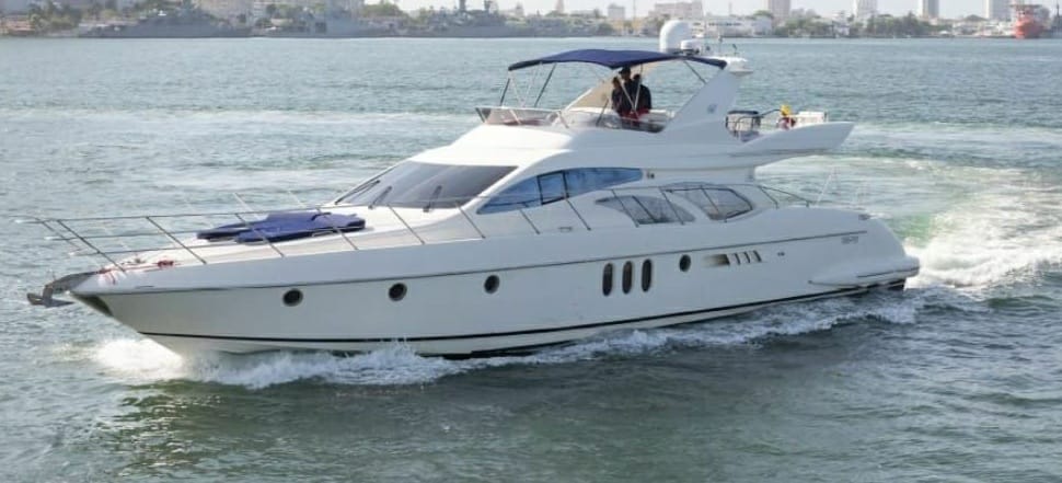 Yate Privado para 25 pax - SKY LAND 62