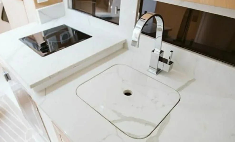 Yate Privado para 15 pax - Black Panther - Live Vacations Tours