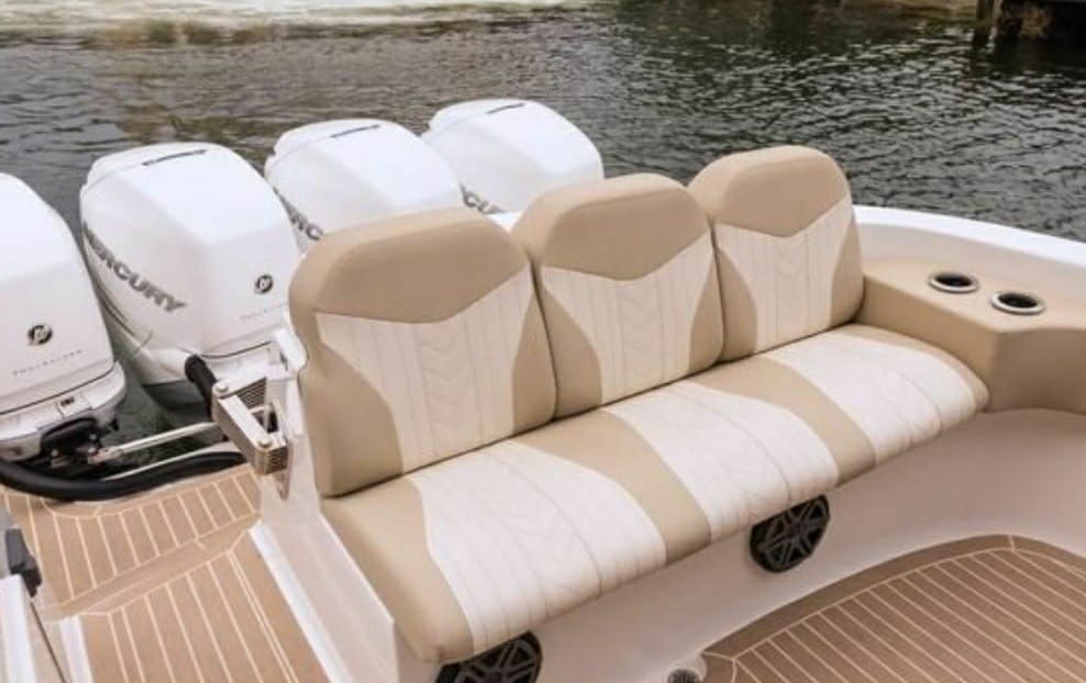 Yate Privado para 15 pax - Black Panther