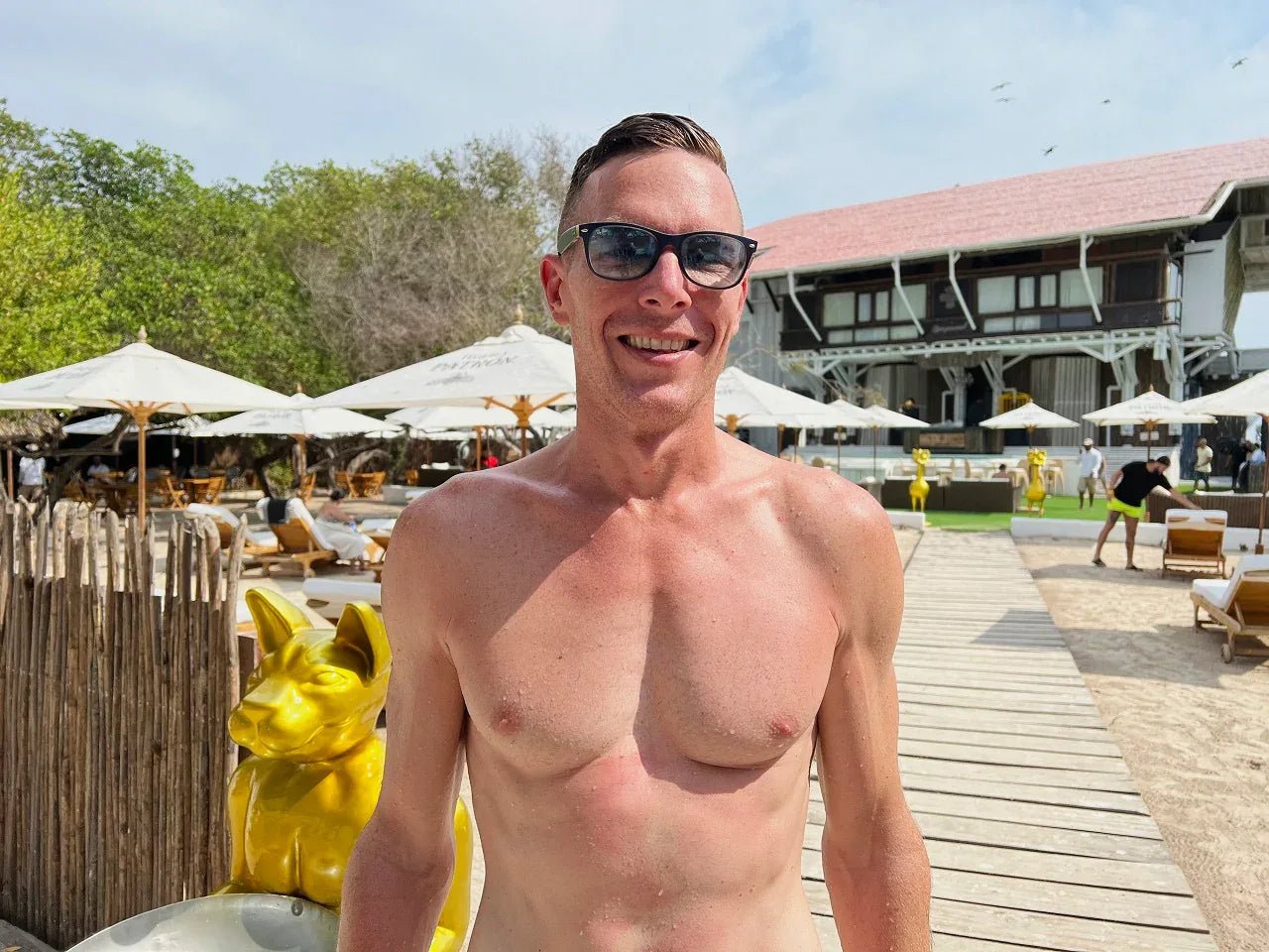 Pao Pao Beach Club - Isla del Rosario | Relájate, saborea y desconéctate en un exclusivo entorno solo para adultos.