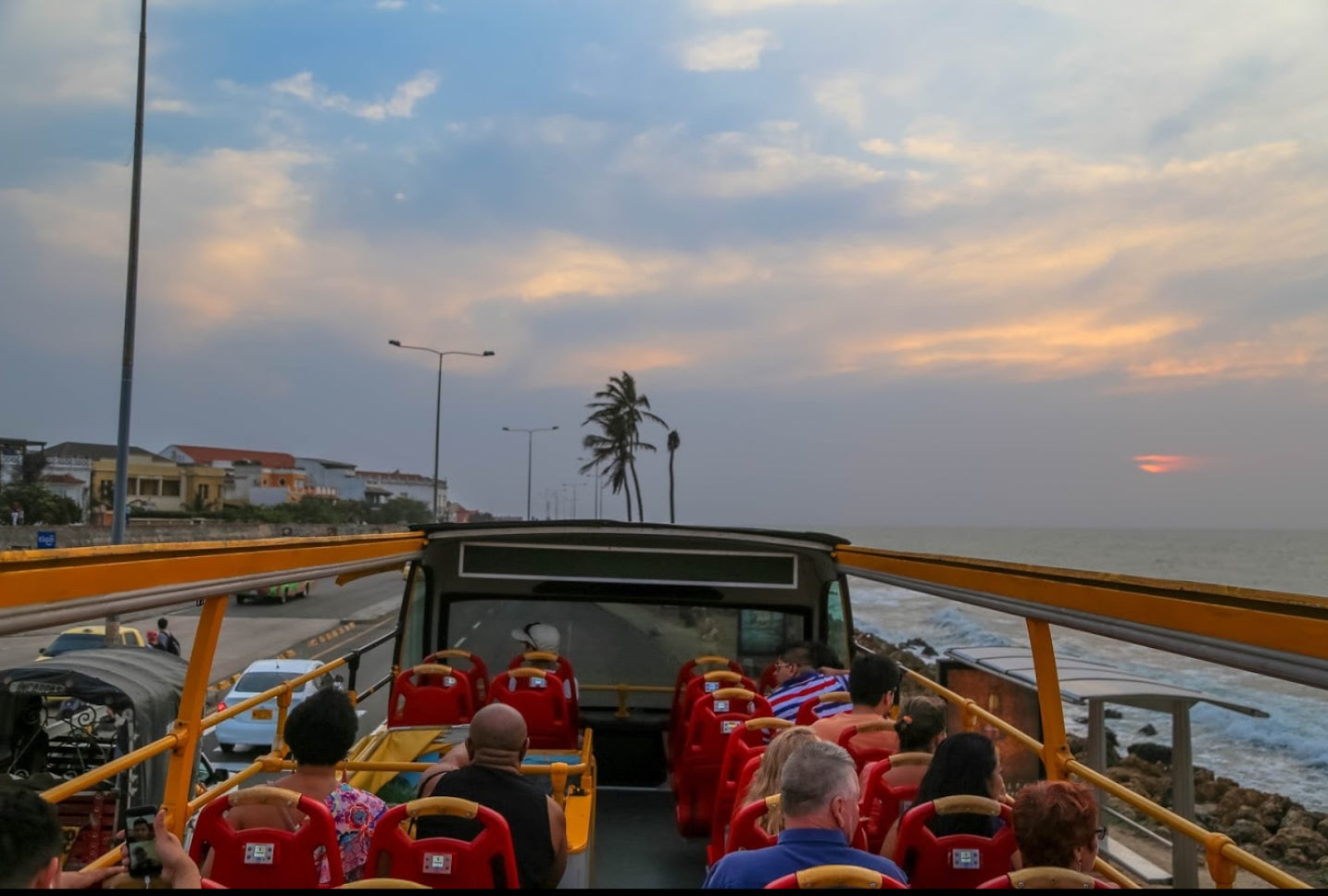 Bus Turístico Sightseeing Hop-On Hop-Off – Cartagena | Recorre la ciudad amurallada con libertad, historia y las mejores vistas panorámicas