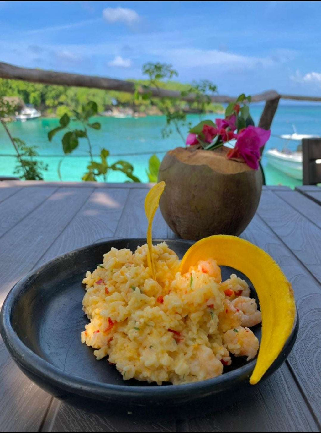 PA’UE Beach Lounge – Islas del Rosario | Lujo caribeño, naturaleza y diversión frente al mar - Live Vacations Tours