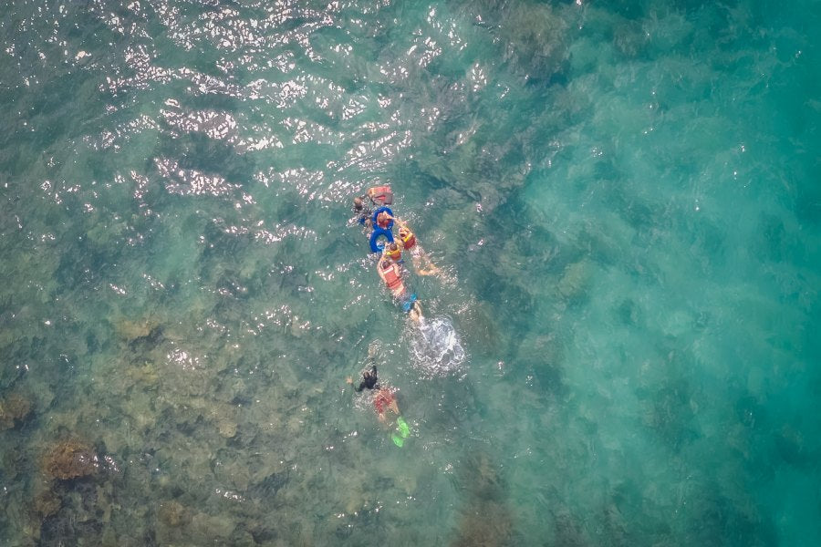 Tour Playa Cristal Tayrona desde Santa Marta: transporte, navegación y guía profesional
