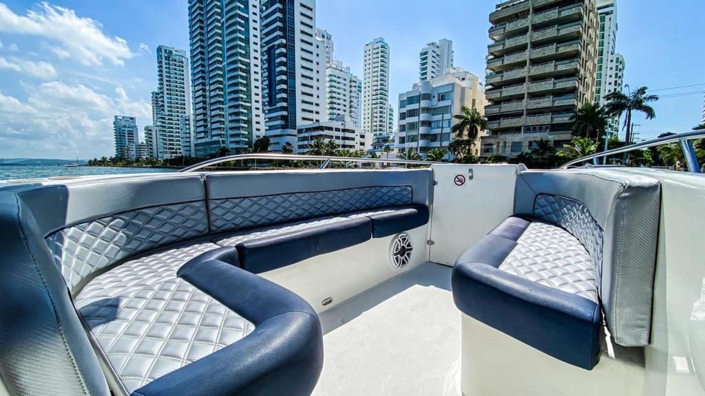 Lancha Deportiva 34ft para 14 pax - Sofia Isabelle