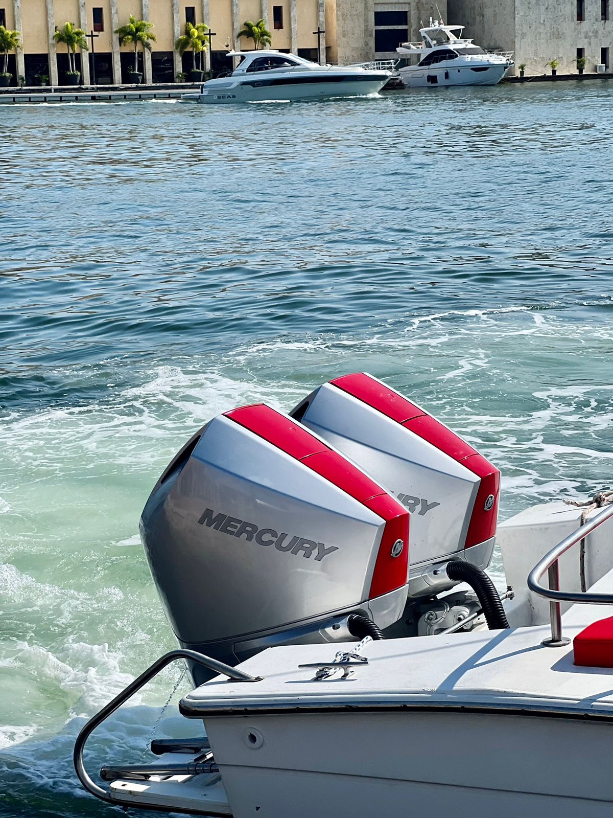 Lancha Deportiva 38 ft para 16 pax - Arrecife