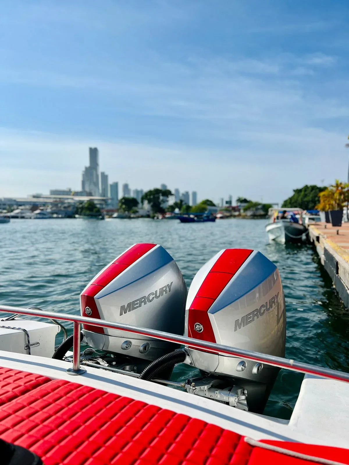 Lancha Deportiva 38 ft para 16 pax - Arrecife - Live Vacations Tours