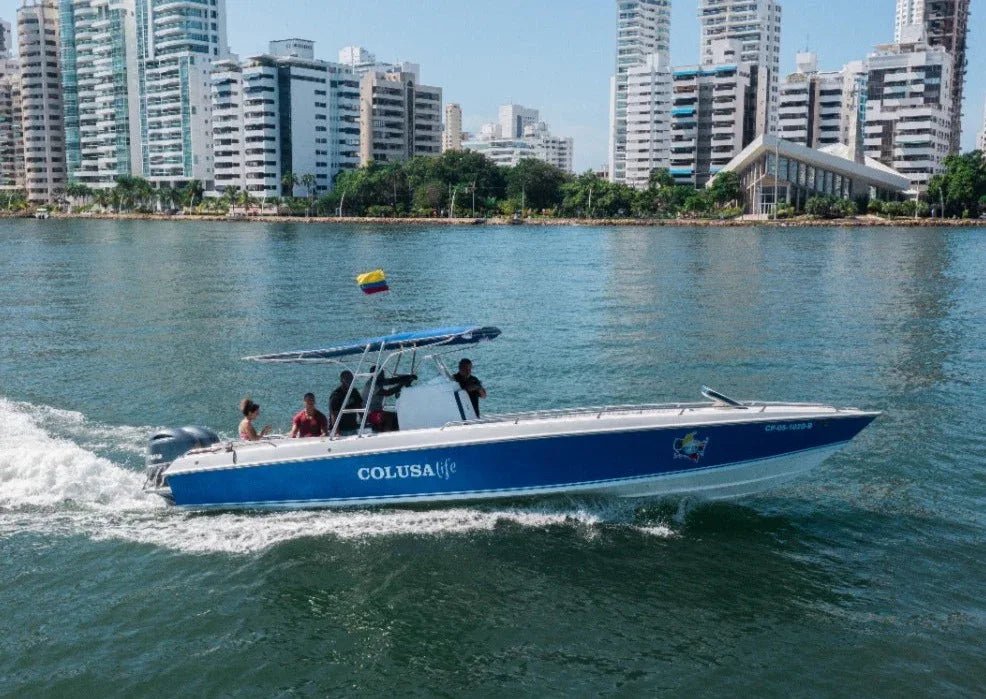 Lancha Deportiva 14 pax - 34ft - Live Vacations Tours