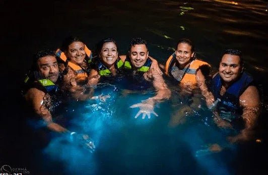 Playa Blanca + Plancton Lumínico en Isla Barú | Día completo de sol y mar