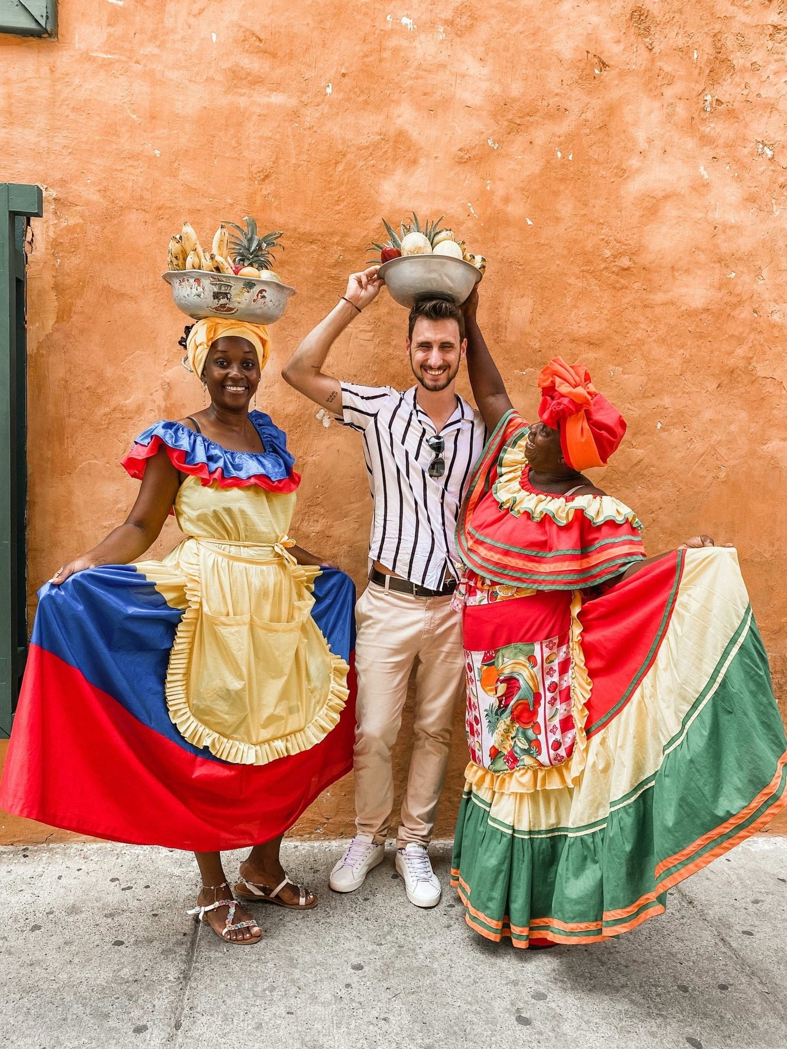 City Tour en Cartagena | Recorrido por la Ciudad Amurallada y Getsemaní con Guía Local - Live Vacations Tours