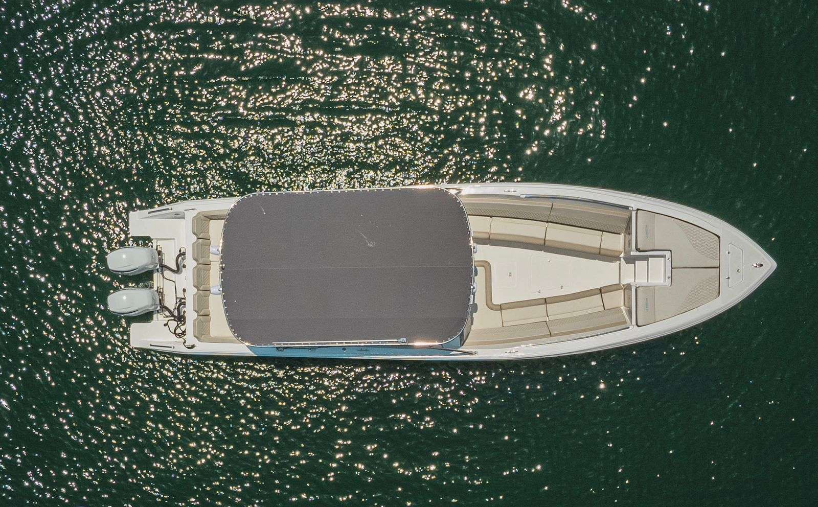 Lancha Deportiva para 30 pax - La Martina - Live Vacations Tours