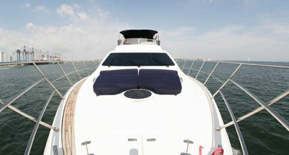 Yate Privado para 25 pax - SKY LAND 62