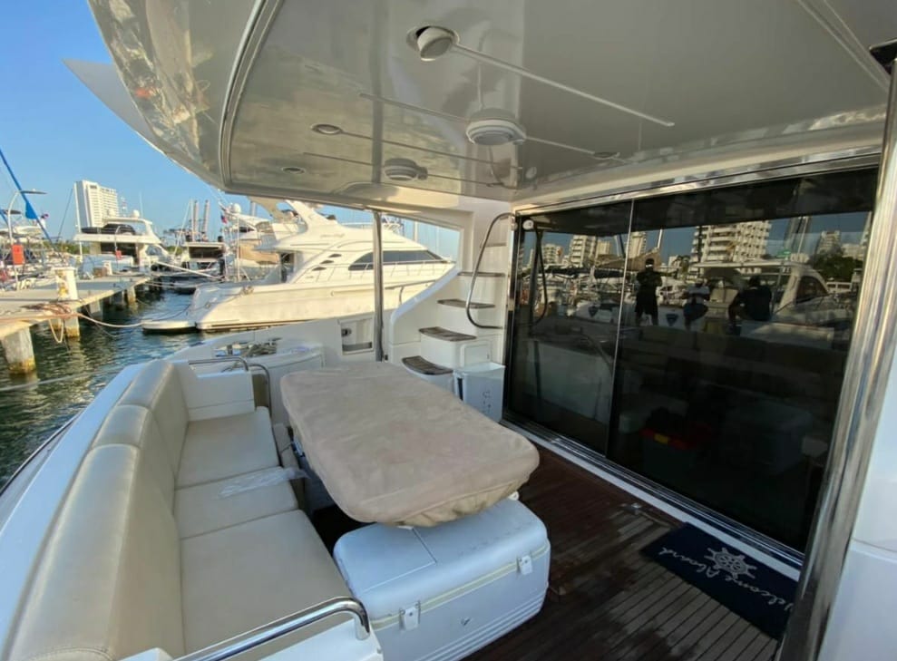 Yate Privado para 18 pax – Copacetic 64’