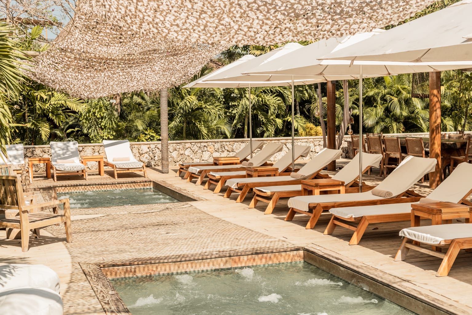 Pasadía en Makani Beach Club Cartagena: traslado, zona exclusiva y cóctel incluido