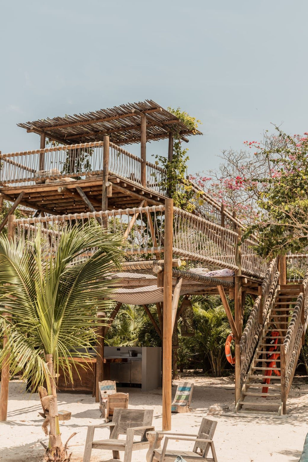 Day pass at Makani Beach Club Cartagena: transfer, exclusive area and cocktail included