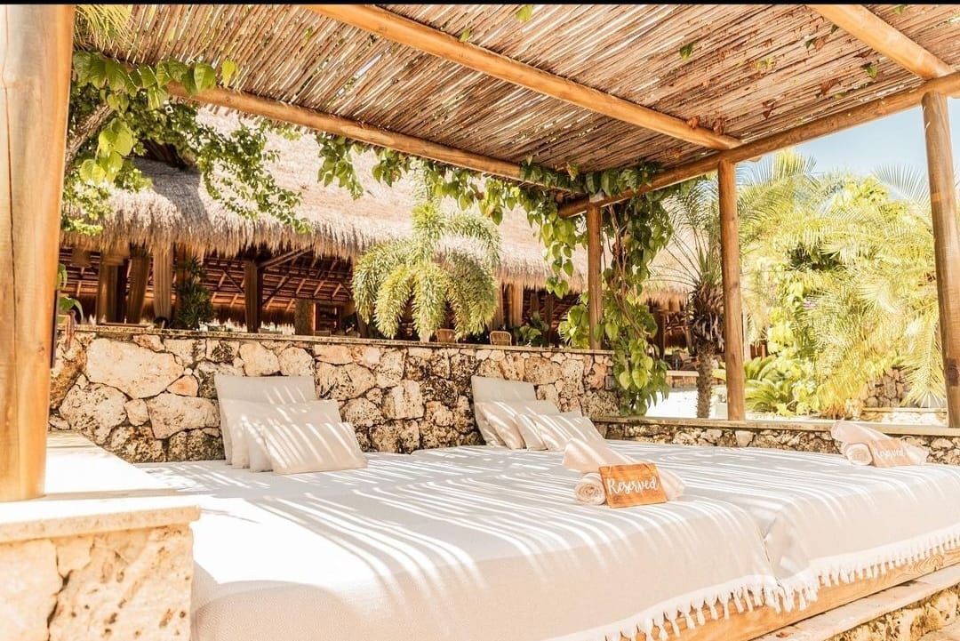 Pasadía en Makani Beach Club Cartagena: traslado, zona exclusiva y cóctel incluido