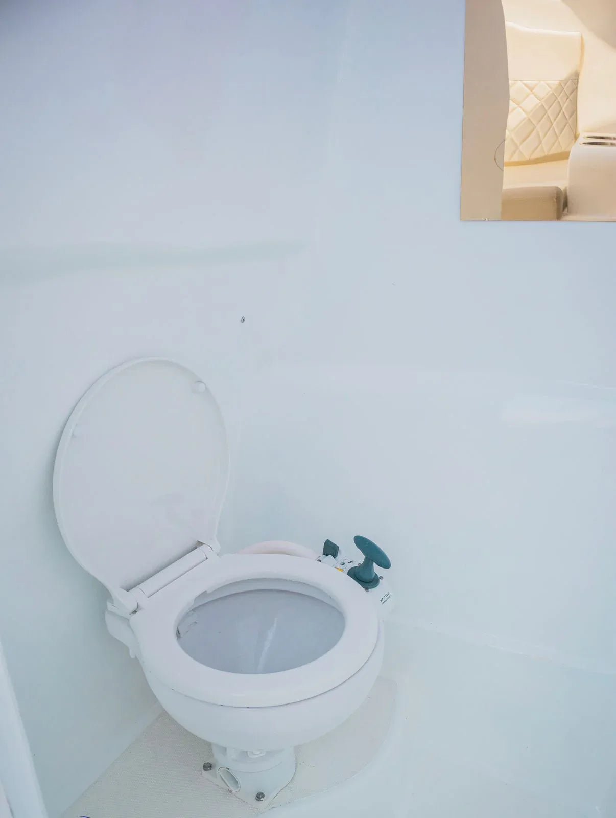 Lancha Deportiva para 30 pax - La Martina - Live Vacations Tours