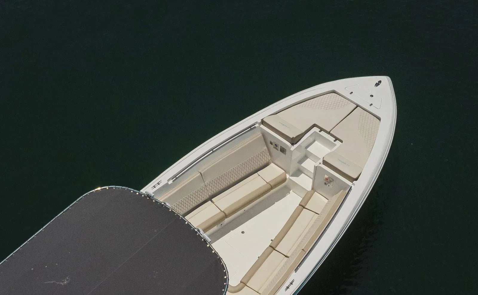 Lancha Deportiva para 30 pax - La Martina - Live Vacations Tours