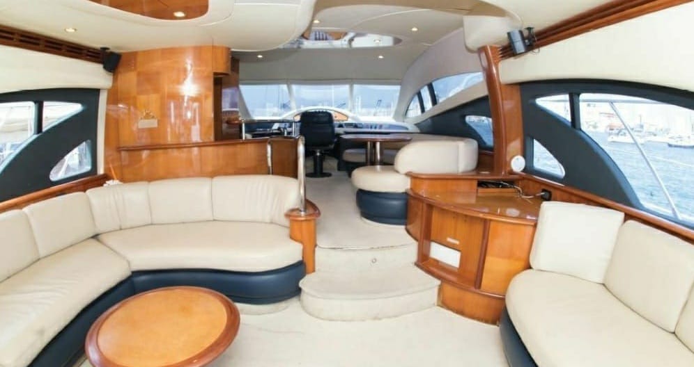 Yate Privado para 25 pax - SKY LAND 62