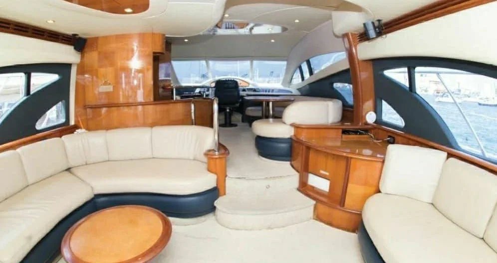 Yate Privado para 25 pax - SKY LAND 62 - Live Vacations Tours