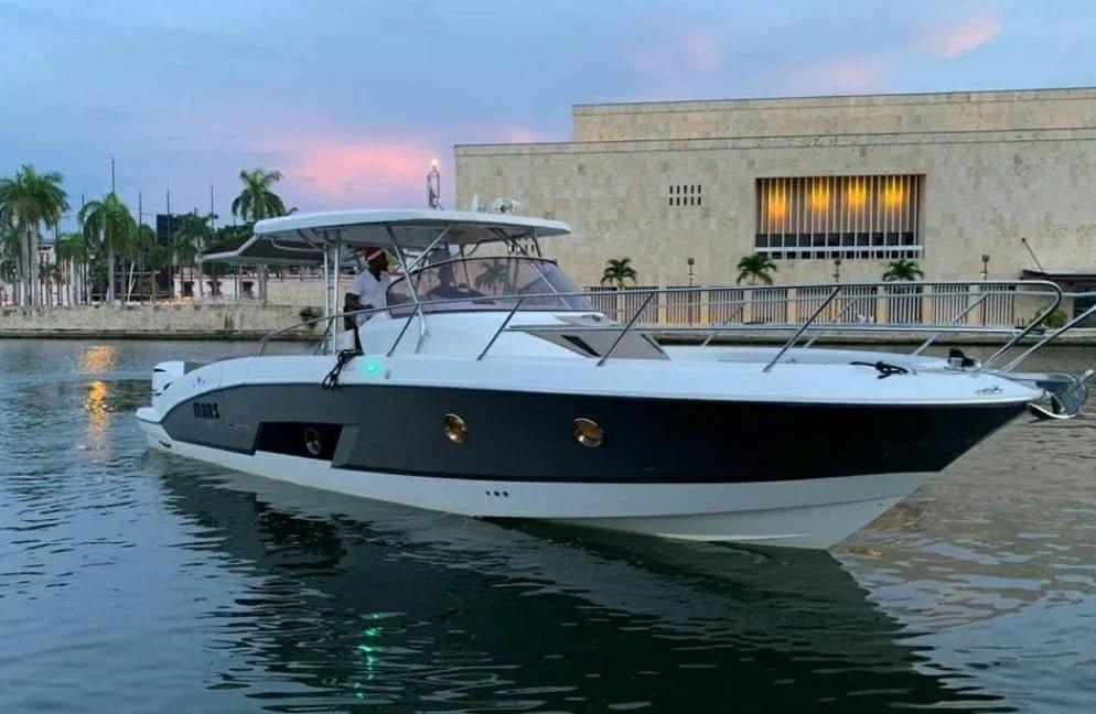 Yate Privado para 10 pax - MARTS - Live Vacations Tours